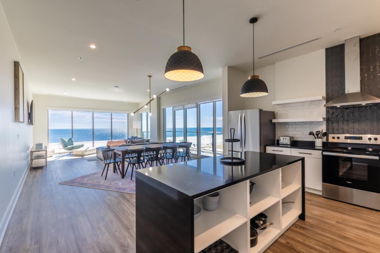 Luxury 4 Bedroom Beachfront Condo With Rooftop Pool Next To The Hangout! Gp 303 Gulf Shores Exterior photo
