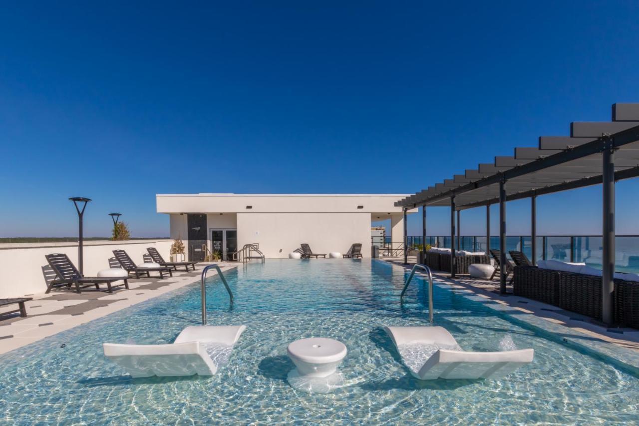 Luxury 4 Bedroom Beachfront Condo With Rooftop Pool Next To The Hangout! Gp 303 Gulf Shores Exterior photo
