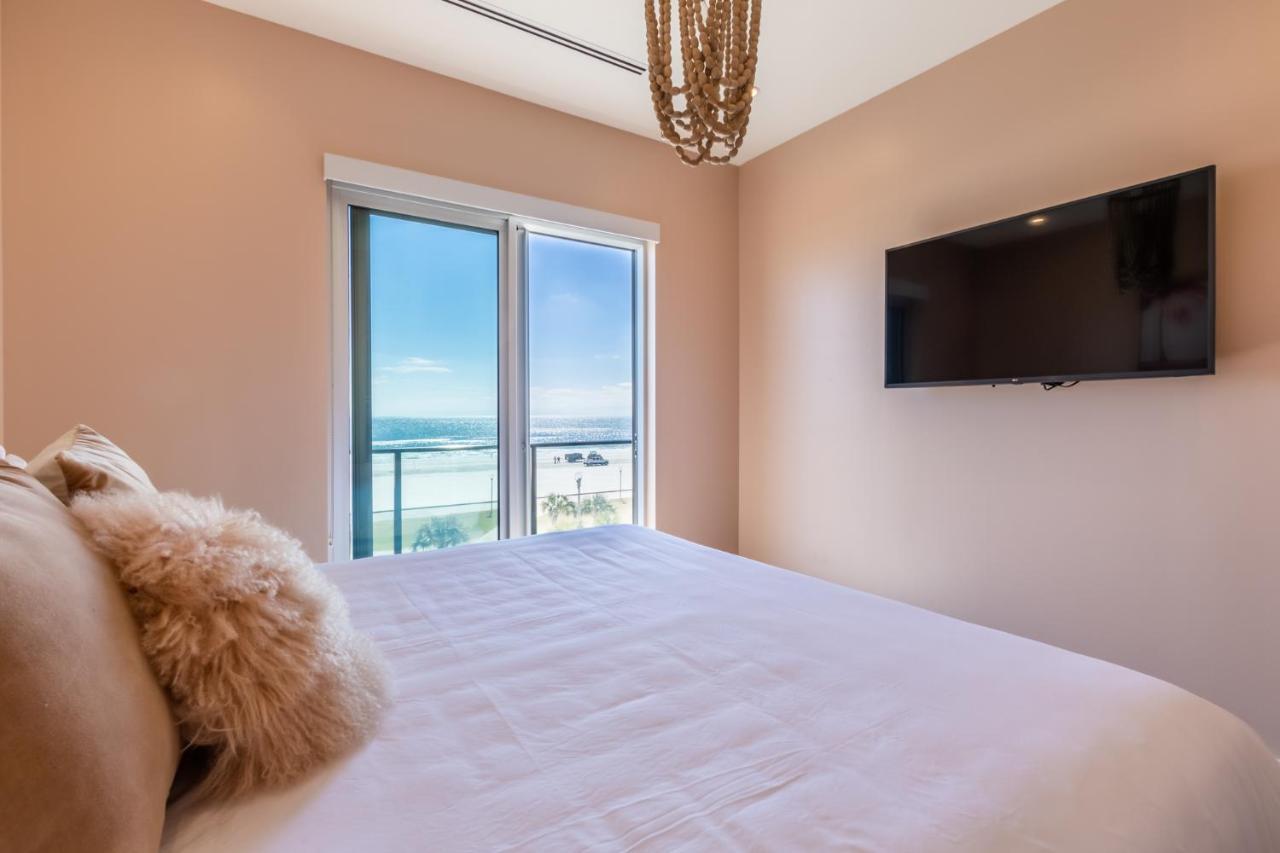 Luxury 4 Bedroom Beachfront Condo With Rooftop Pool Next To The Hangout! Gp 303 Gulf Shores Exterior photo
