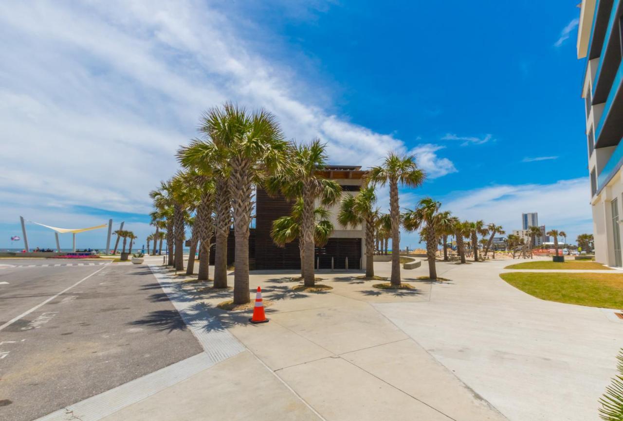 Luxury 4 Bedroom Beachfront Condo With Rooftop Pool Next To The Hangout! Gp 303 Gulf Shores Exterior photo